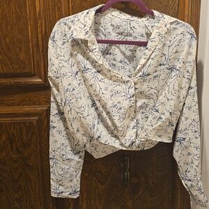 Brand new, never worn Lush crop top with snaps at front.  Size xs